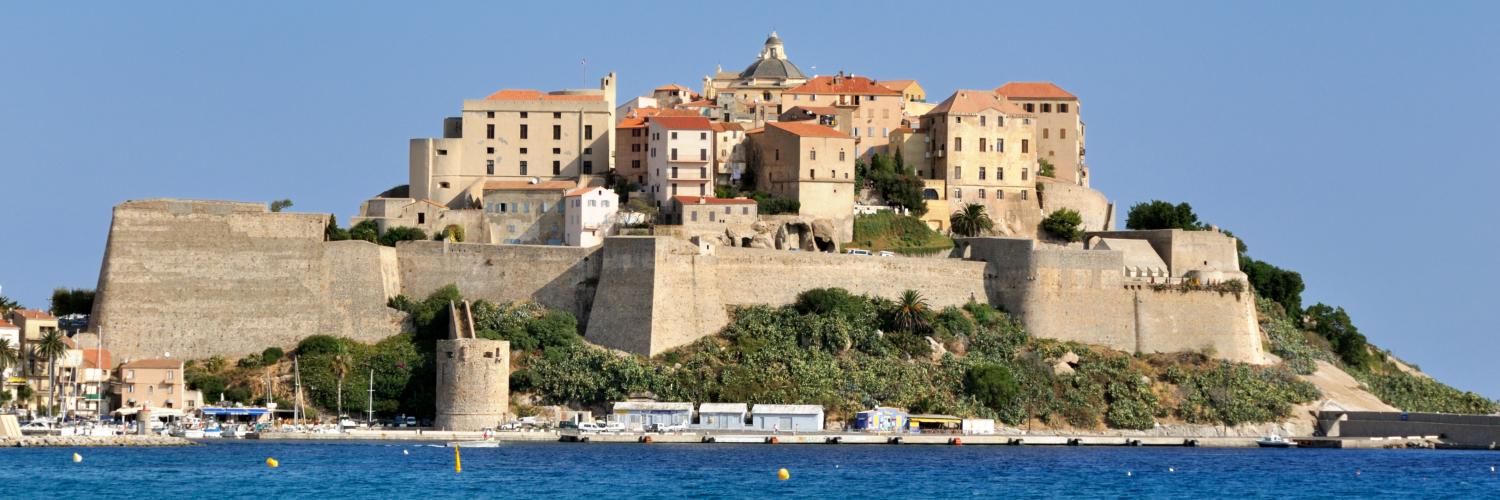 Chambres d'hôtes et locations de vacances à Calvi - HomeToGo