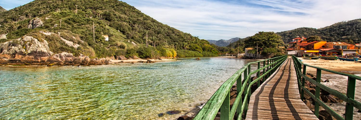 Aluguel de temporada, chalés e pousadas em Sambaqui - LarDeFérias