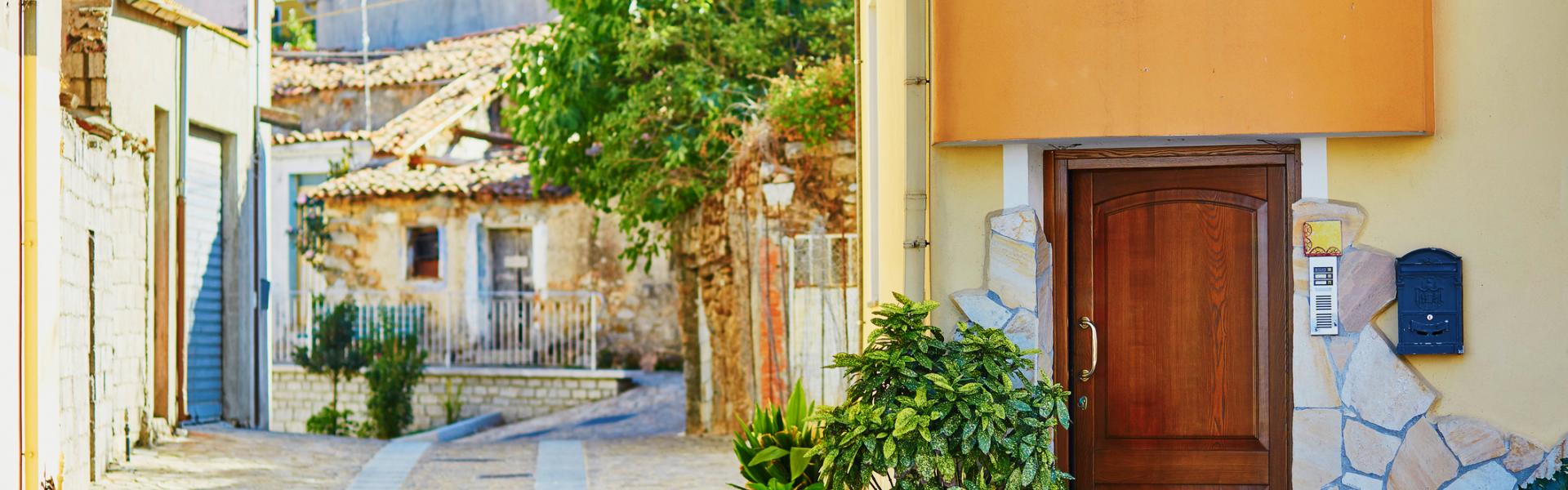 Case e appartamenti vacanza a Fonni - HomeToGo