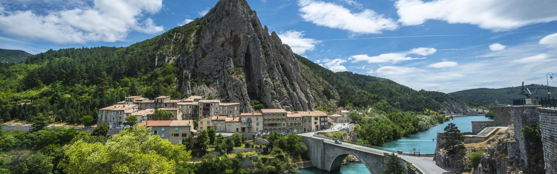 Locations de vacances et gîtes dans les Alpes-de-Haute-Provence - HomeToGo