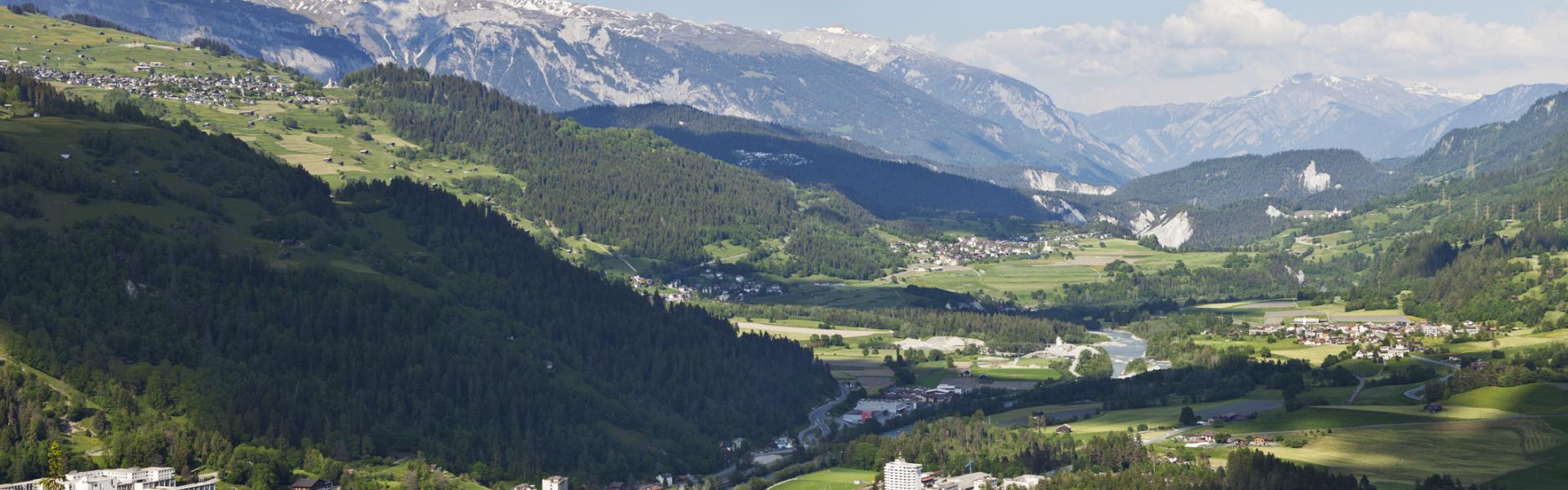 Ferienwohnungen und Ferienhäuser in Flims - HomeToGo