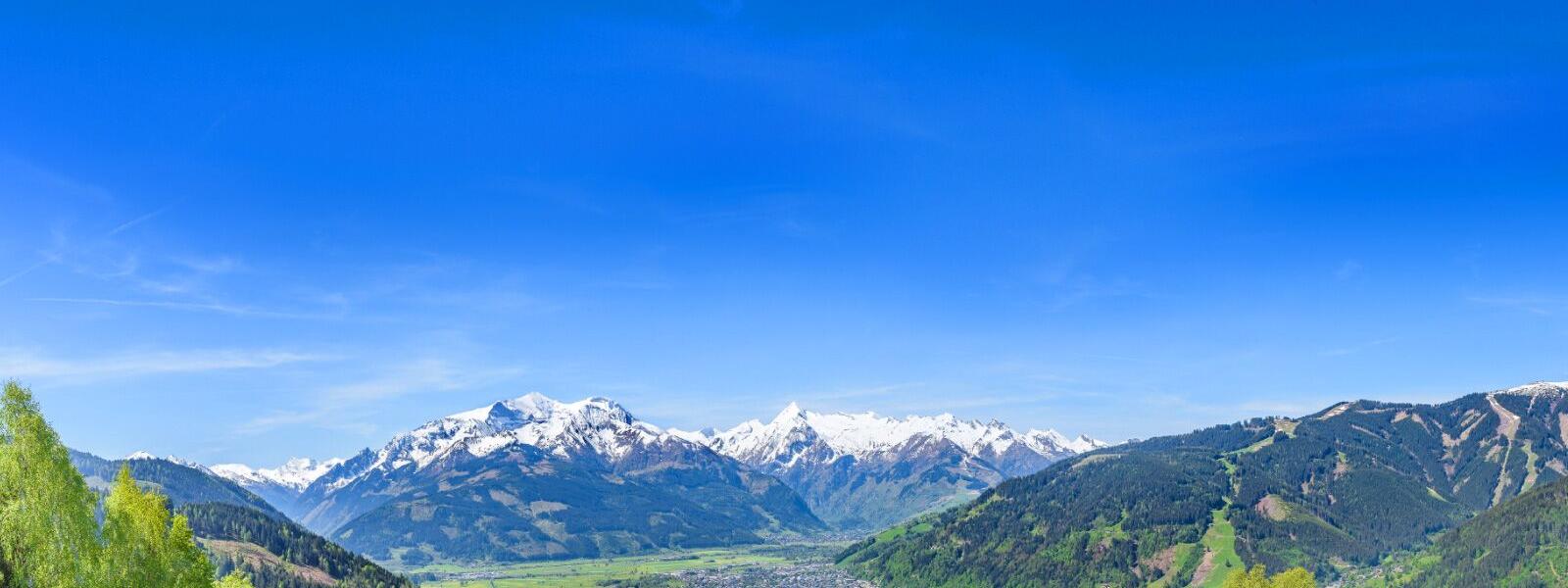 Blick auf Zell am See im Pinzgau in Österreich