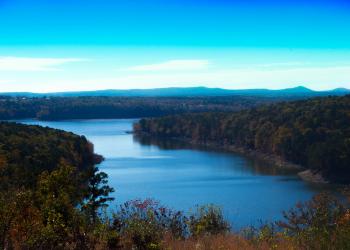 Explore the Ozarks from a vacation rental in Heber Springs - HomeToGo