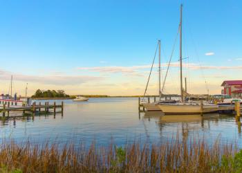 Revel in the laidback atmosphere of Chesapeake Bay vacation rentals - HomeToGo