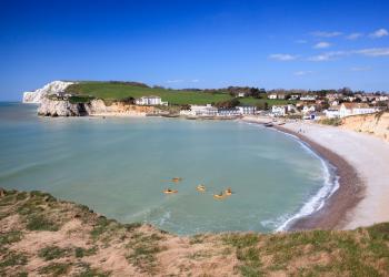 Explore this dramatic island with an Isle of Wight vacation rental - HomeToGo
