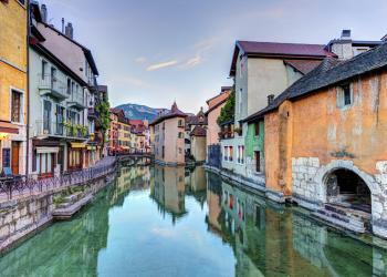 A range of charming vacation rentals await you in historic Annecy - HomeToGo