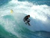 Surfer in Sardiniens Wellen