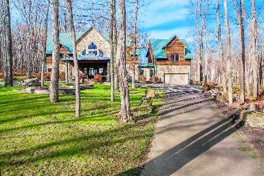 Generous country life with a vacation home in Farmington - HomeToGo