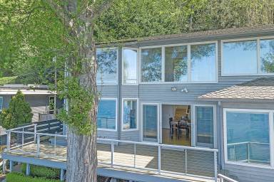 Enjoy small-town atmosphere with a vacation rental on Vashon Island - HomeToGo