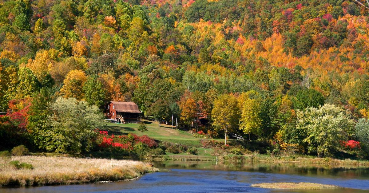 poconos mountain lake house