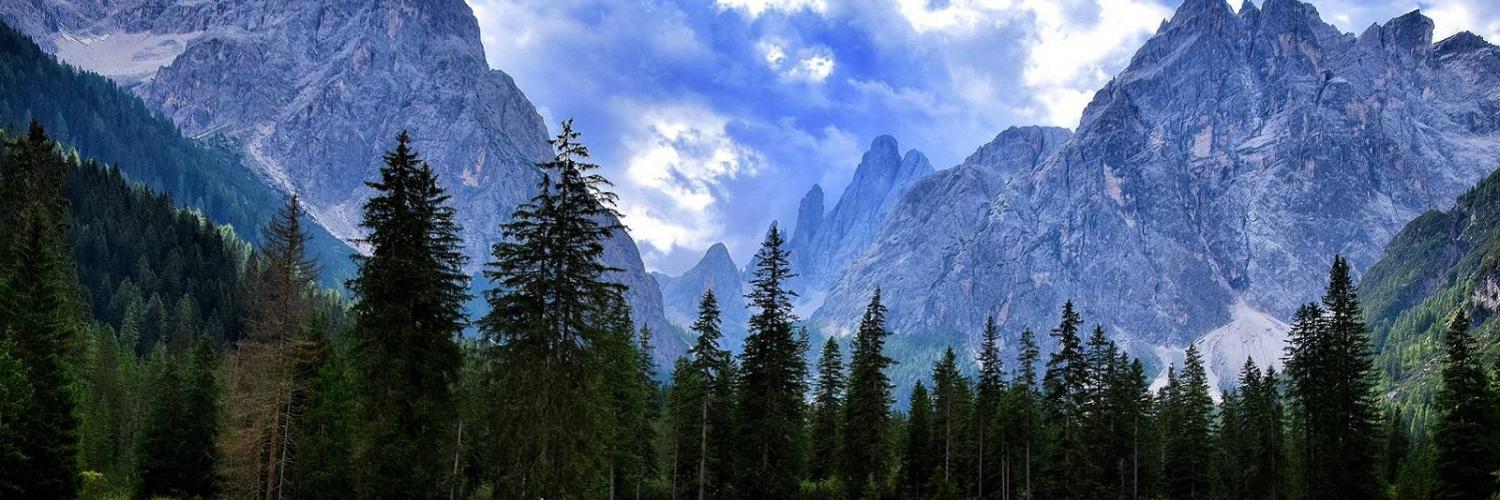 Trekking sulle Dolomiti: 10 Percorsi da Non Perdere - CaseVacanza.it