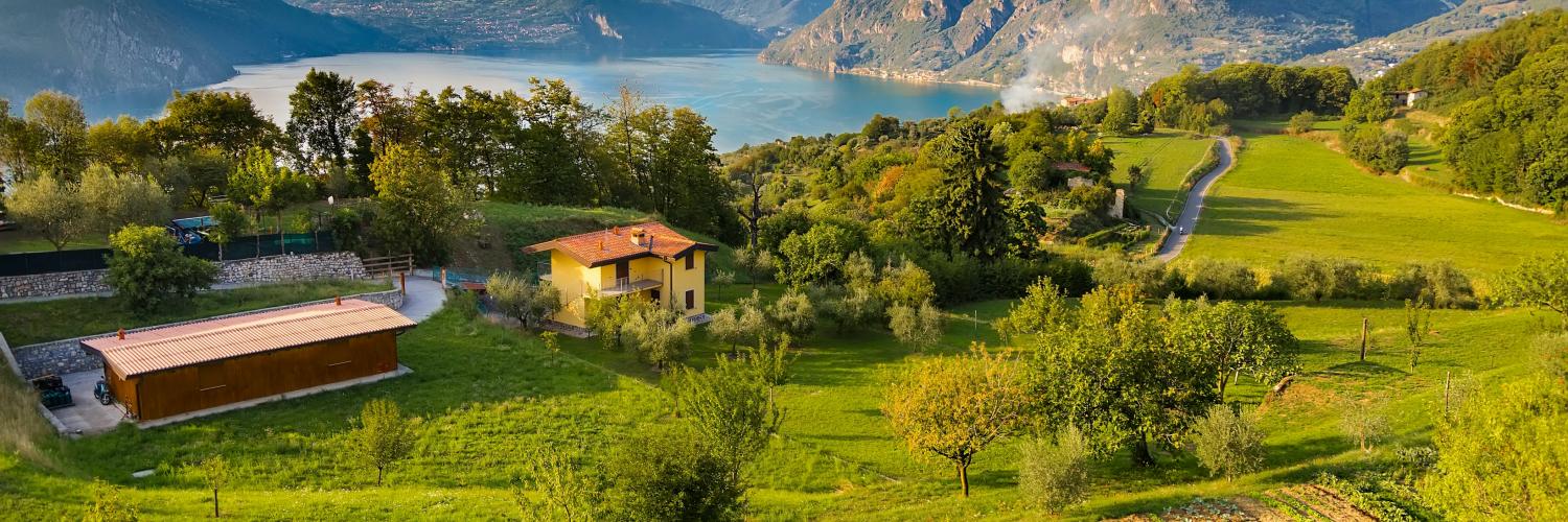 Find the perfect vacation home by Lake Iseo - Casamundo