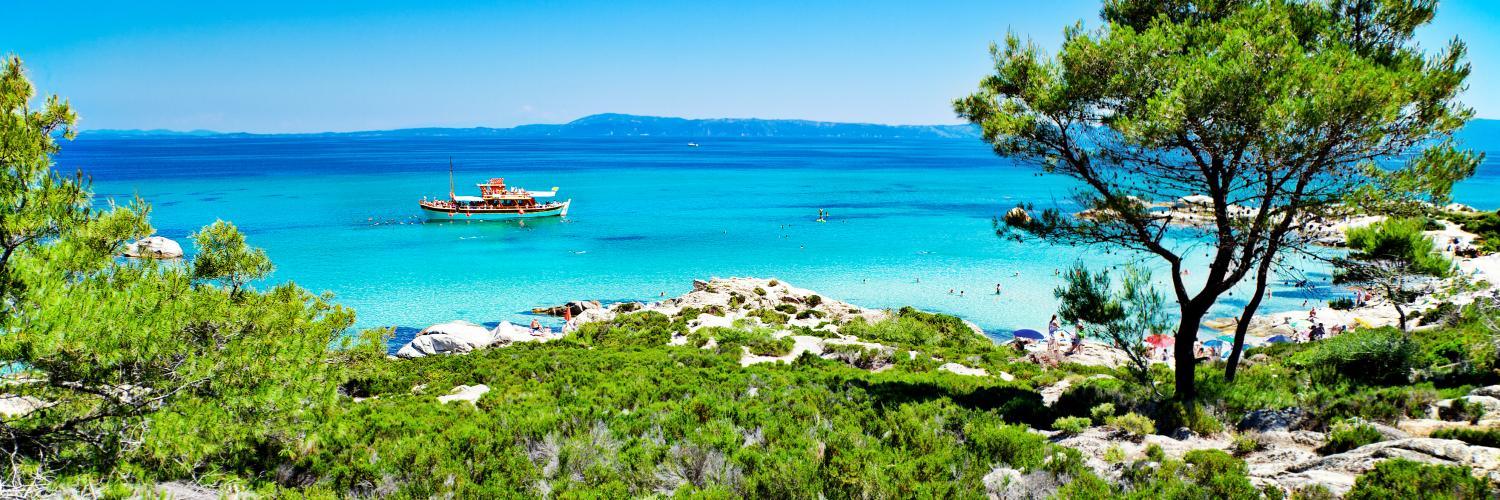 Holiday houses & accommodation in the Greek Islands - HomeToGo