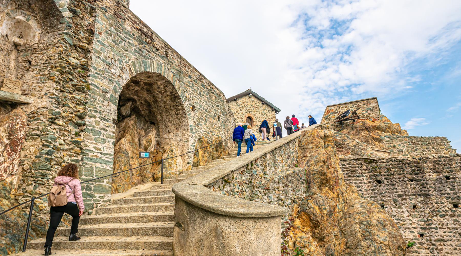 La Sacra di San Michele in Piemonte: 6 curiosità da conoscere