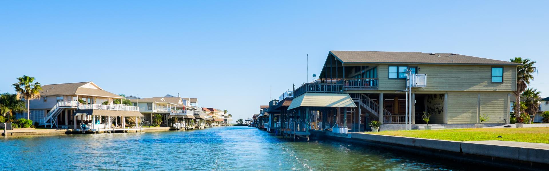 Tiki Island Vacation Rentals - HomeToGo