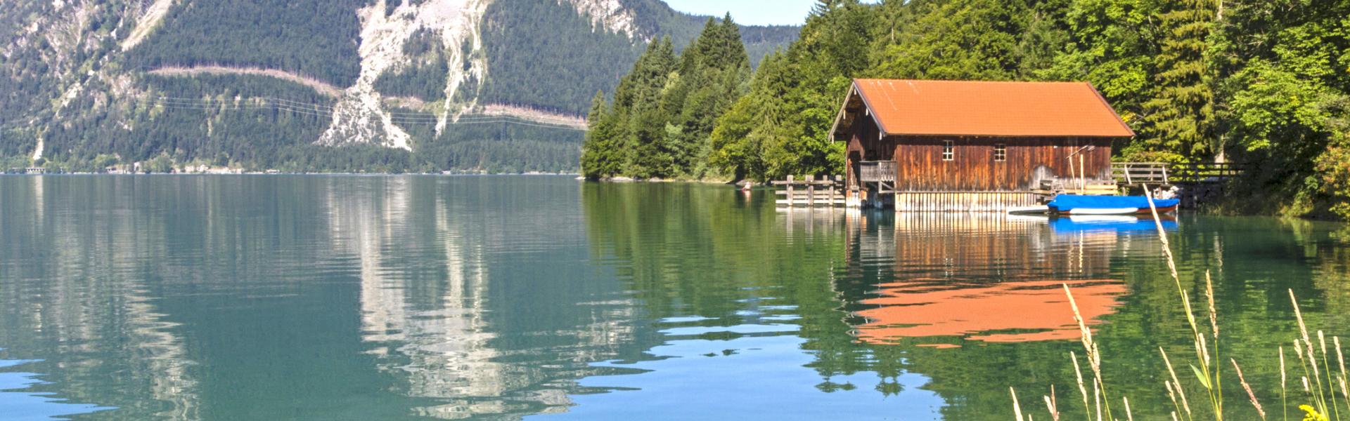 Ferienwohnungen und Ferienhäuser am Walchensee - HomeToGo