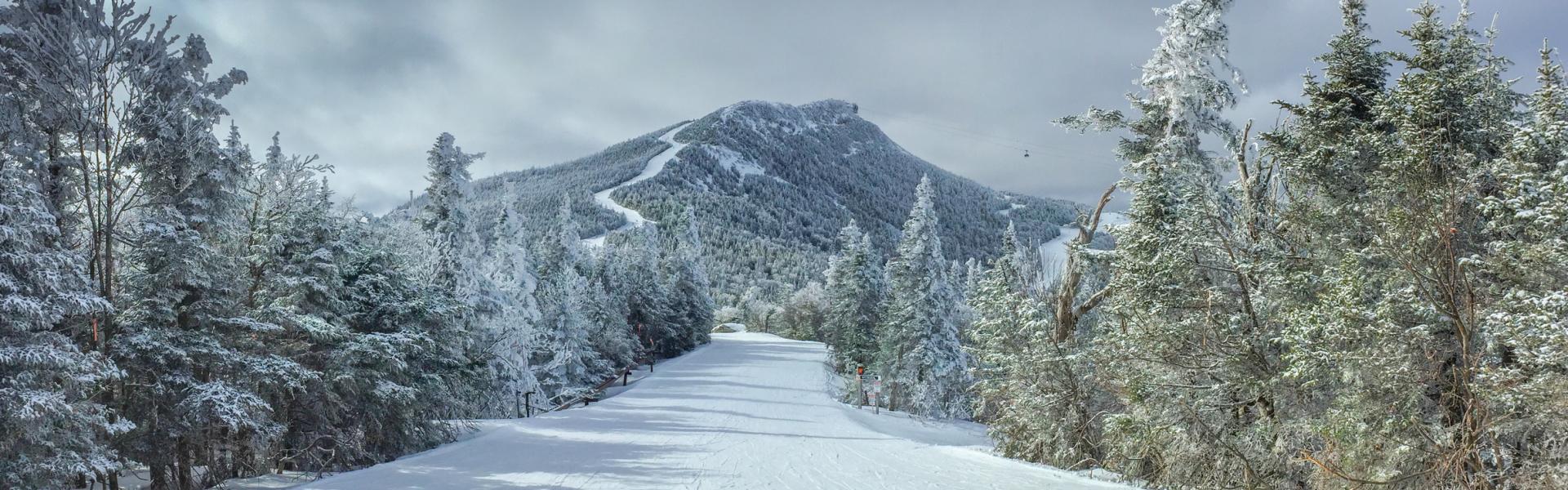 Skiing in New England - HomeToGo
