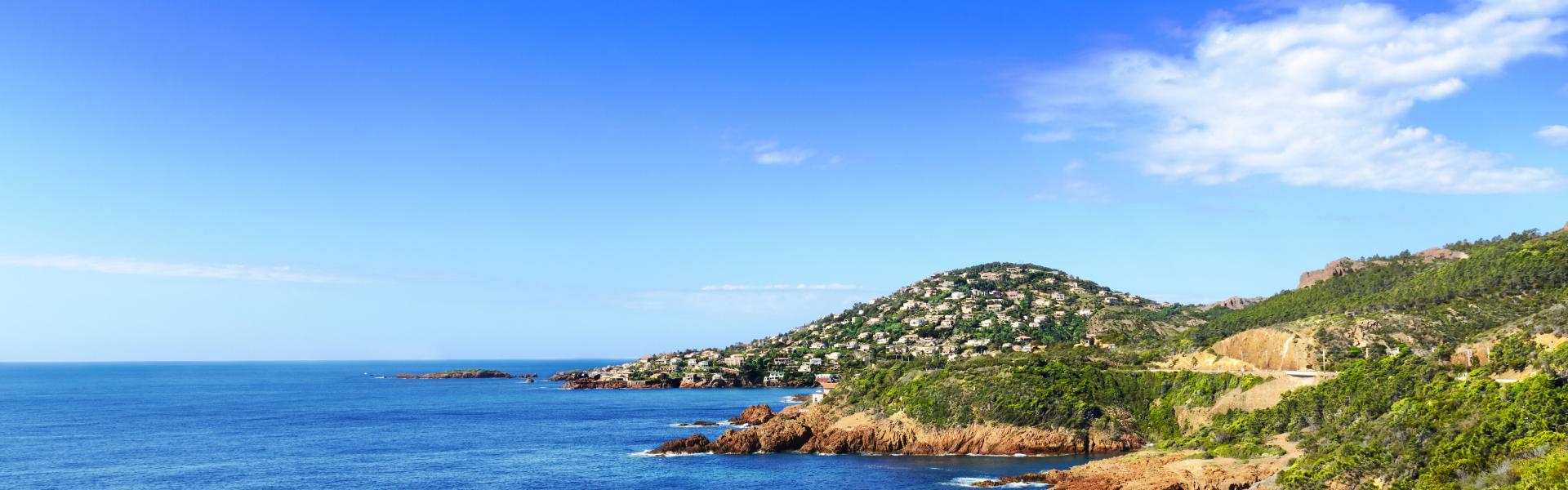 Locations de vacances et appartements au Cap Estérel - HomeToGo