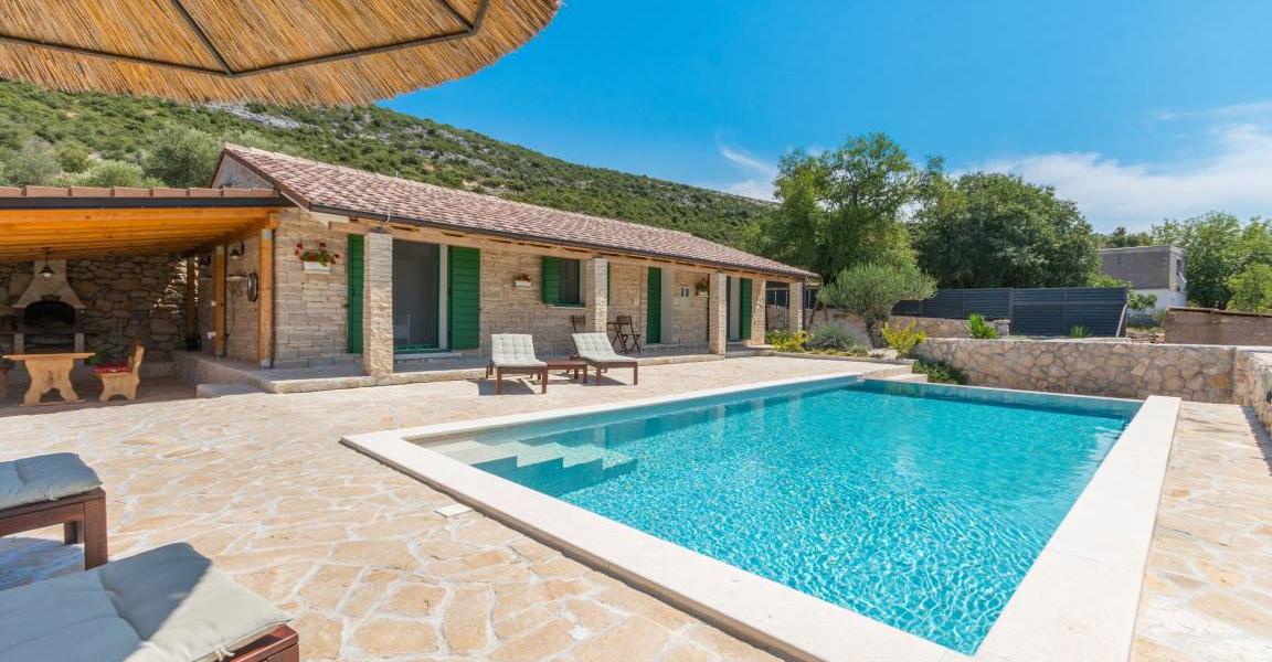 Casas rurales con piscina en España - HomeToGo