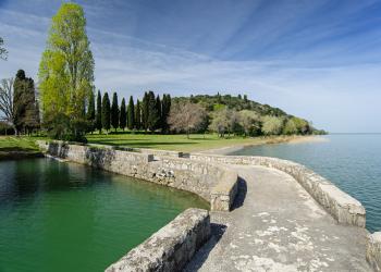 Agriturismo e case vacanza sul Lago Trasimeno - HomeToGo