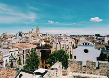 Noclegi w Tarragonie na rozwijające i odprężające wakacje w Hiszpanii - HomeToGo