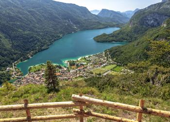Ferienwohnungen am Lago di Molveno im Südtiroler Trentino - HomeToGo