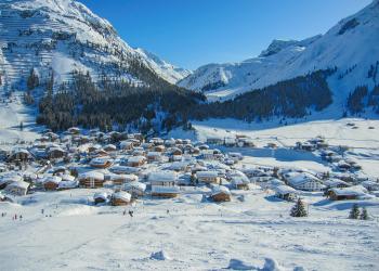 Vakantiehuizen op de berghellingen rond Lech in Oostenrijk - HomeToGo