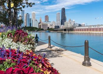 Enjoy both city and country with a stay in an Illinois vacation home - HomeToGo