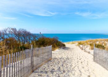 Enjoy quiet beaches of Delaware with a South Bethany vacation rental - HomeToGo