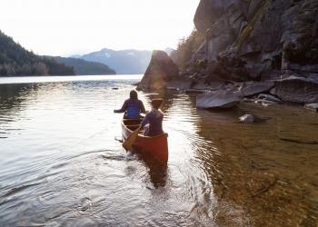 Discover Your Ideal Vacation Home in Lakeside Harrison Hot Springs - HomeToGo