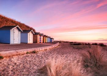 Discover the Broads with a Lowestoft holiday cottage - HomeToGo
