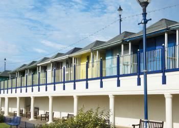 See the British seaside with a vacation home in Sutton-on-Sea - HomeToGo