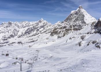 Enjoy meals at the Matterhorn with Breuil-Cervinia holiday lettings - HomeToGo