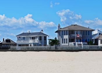 Sun, sand, and stunning vacation homes in Sea Isle City - HomeToGo