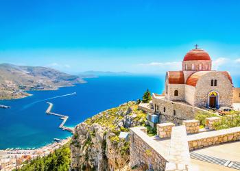 Korfu har gode feriehuse med bjergrige omgivelser i Middelhavet - HomeToGo