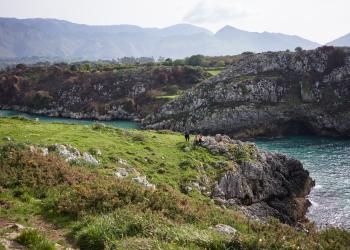 Montagnes et lacs avec une location de vacances dans les Asturies - HomeToGo