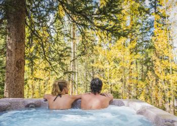 Holiday Homes with Hot Tubs in the United Kingdom - HomeToGo
