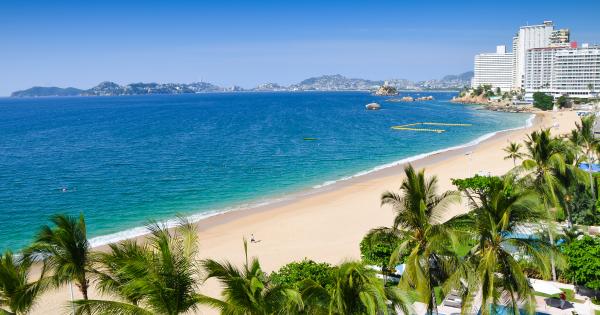 Explore Mexico's classic beach resort from an Acapulco vacation home - HomeToGo
