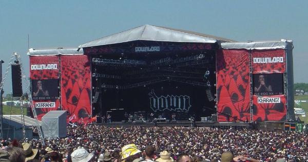 Download Festival - HomeToGo