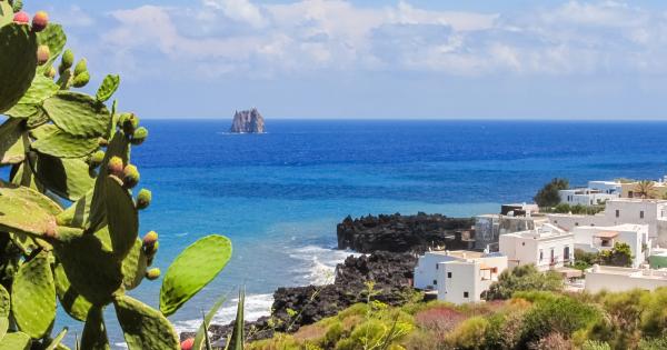 Case vacanze sull'isola di Stromboli, nella magia del vulcano - HomeToGo