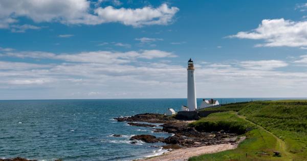 Enjoy sunshine and smokies with holiday cottages in Arbroath - HomeToGo