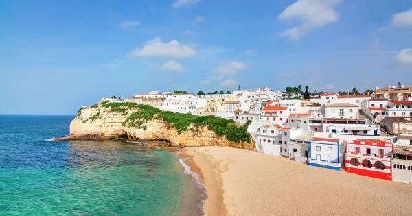 Carvoeiro holiday cottages: the Algarve's most attractive - HomeToGo
