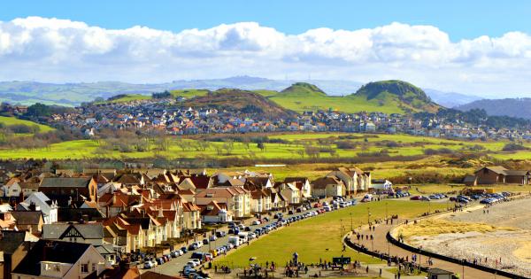 Natural Beauty and Seaside Fun with a West Wales Vacation Rental - HomeToGo