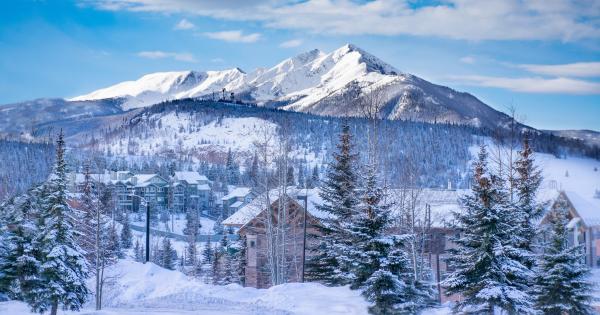 Discover the mountain town of Silverthorne with a vacation home - HomeToGo