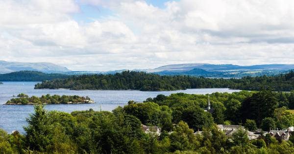 Choose from Balloch holiday lettings on the shores of Loch Lomond - HomeToGo