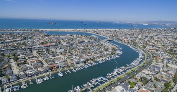 Stay in a Seal Beach vacation rental for a memorable beach experience - HomeToGo