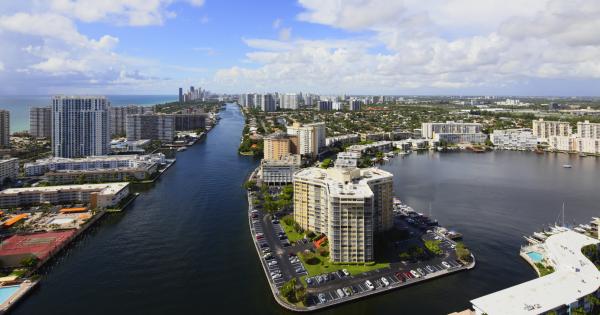 Discover luxury with vacation homes in Hallandale Beach, Florida - HomeToGo