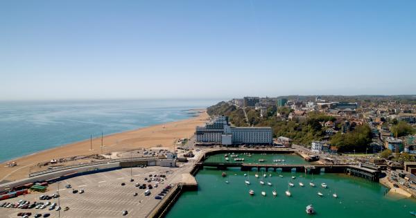 Stay in a Folkestone holiday letting for an English seaside trip - HomeToGo