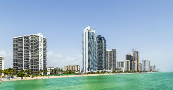 Soak in the sun with a vacation home at Florida's Sunny Isles Beach - HomeToGo