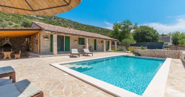 Casas rurales y apartamentos vacacionales con piscina en Cuenca - HomeToGo